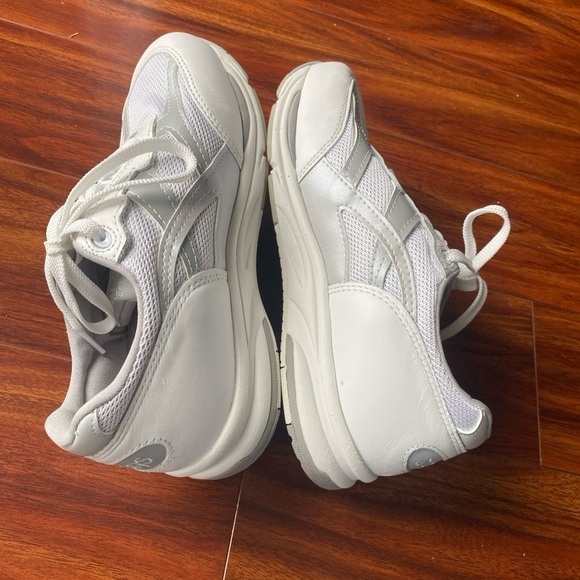 SAS women's Tour Mesh lace-up sneakers white leather walking shoes Size 6.5 - Picture 11 of 14